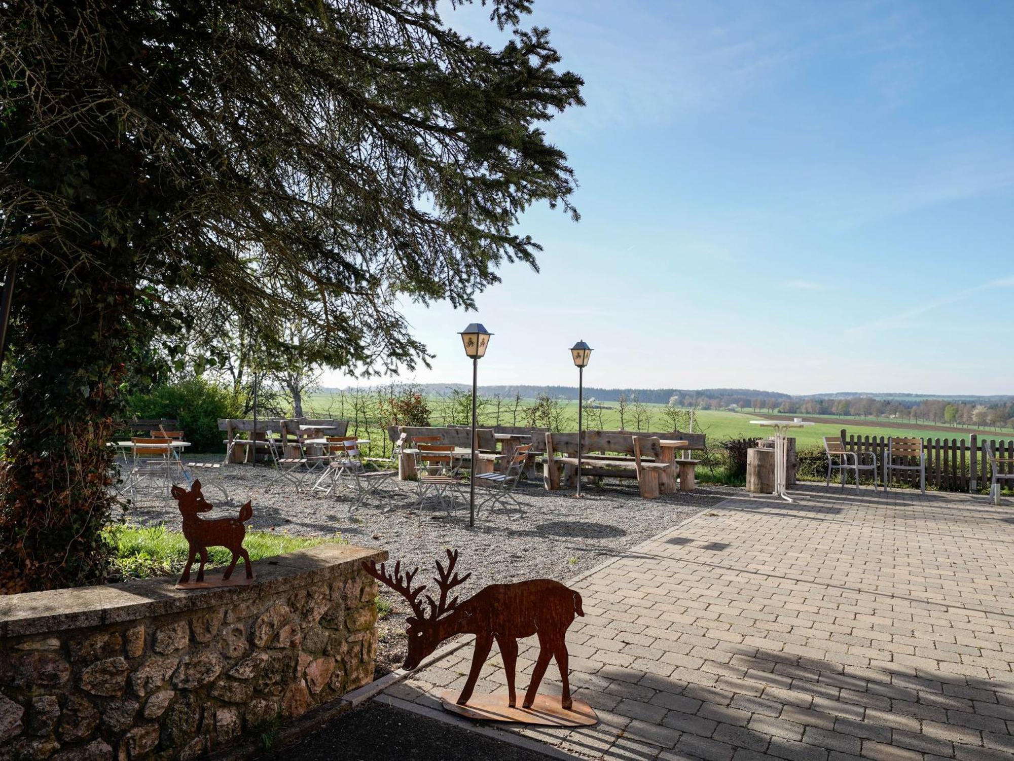 Landgasthof/Hotel Hirsch Im Gruenen Mehrstetten Esterno foto